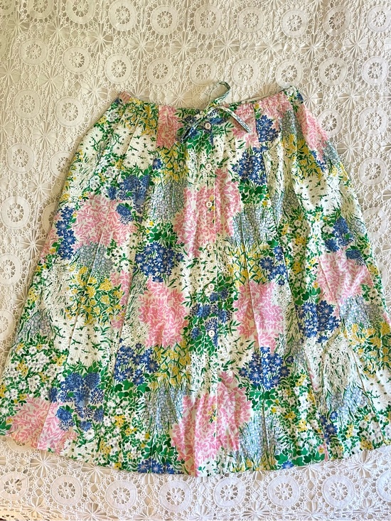 Vintage Dresses & Skirts - Vintage floral pleated skirt